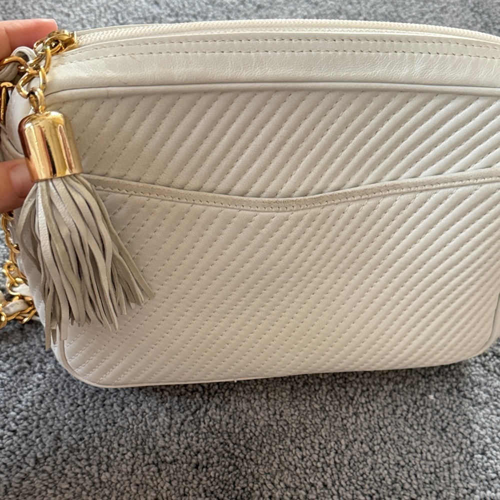 Elegant White Quilted Women's Bag - Picture 5 of 5